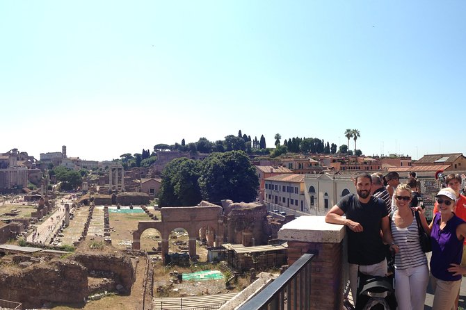 Rome: Colosseum, Roman Forum and Palatine Hill Private Tour - What makes the Colosseum and Forum work better with a private guide