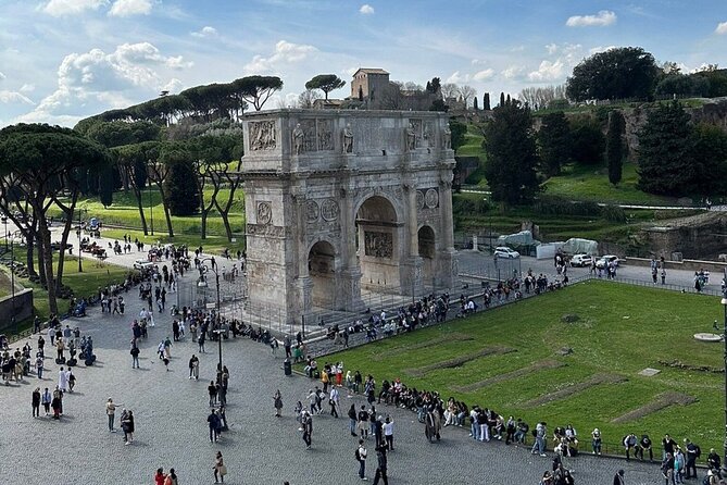Rome: Colosseum, Roman Forum & Palatine Hill Visit + Audio Guide - Using The Colosseum Audio Guide App (Phones, Internet, and Headphones)