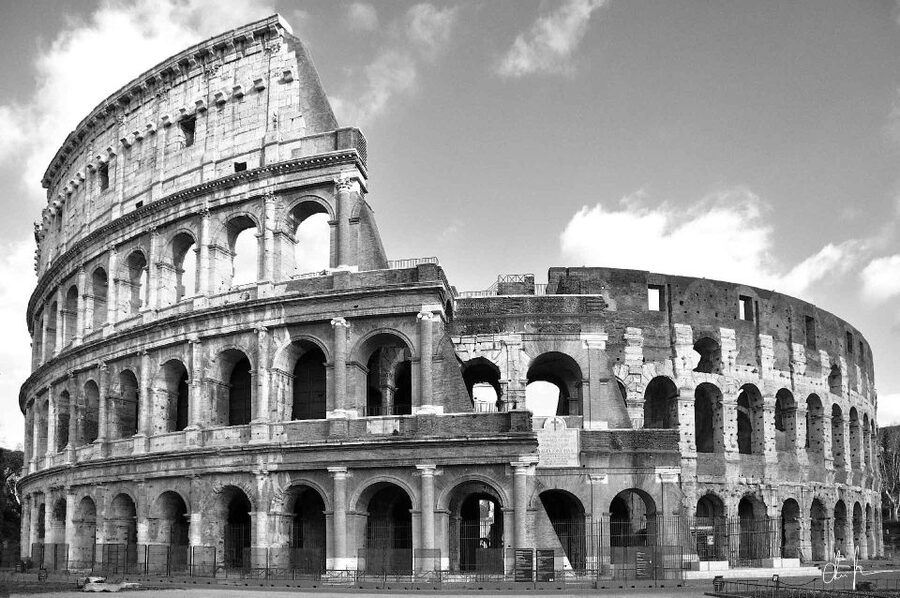 Rome: Colosseum, Roman Forum & Trajan's Market Exterior Tour - Forum Julius Caesar, Palatine Hill, and the Famous View Logic