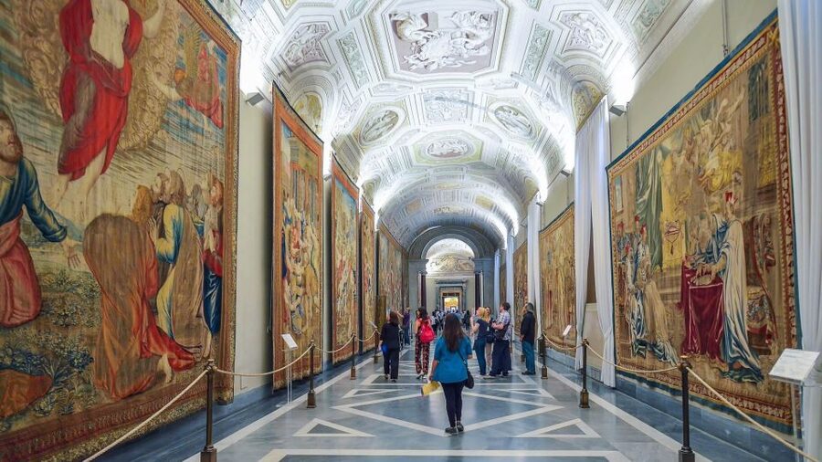 Rome: Early-Entry Vatican Museums & Sistine Chapel Tour - Vatican Museums: what your guide will help you notice