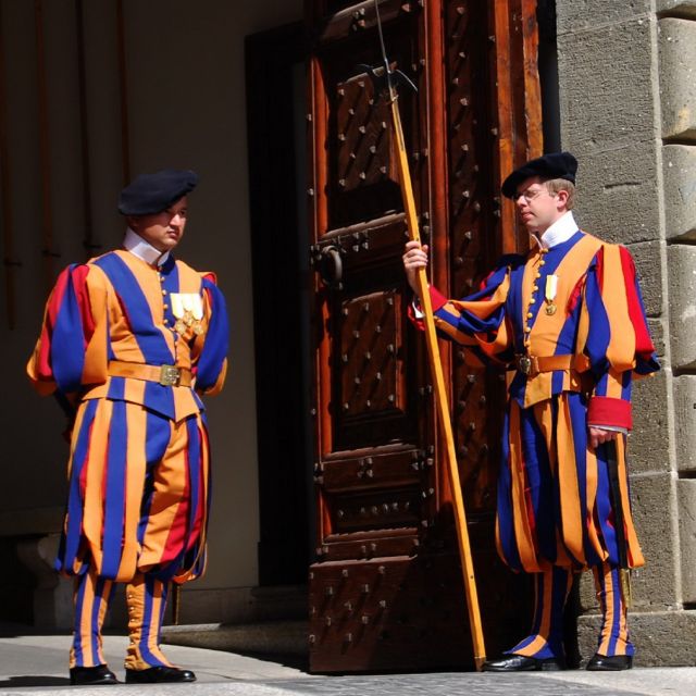 Rome: Escorted Papal Audience Experience with Entry Ticket - What you actually get from a licensed guide and headsets