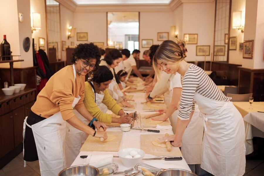 Rome: Fettuccine Pasta Cooking Class in Rome's City Center - Why Piazza Navona Is a Surprisingly Good Place to Learn Pasta