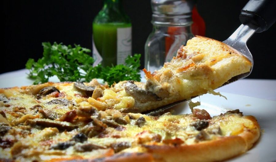 Rome: Food Tour and Wine Tasting in a Traditional Trattoria - The Cheese and Wine Moment That Breaks Up the Walk