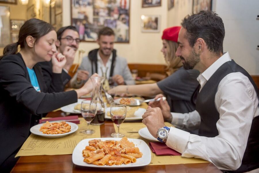Rome: Food Tour and Wine Tasting in a Traditional Trattoria - Final Stop at Gelateria Gunther: Gelato That Cleans Up the Finish