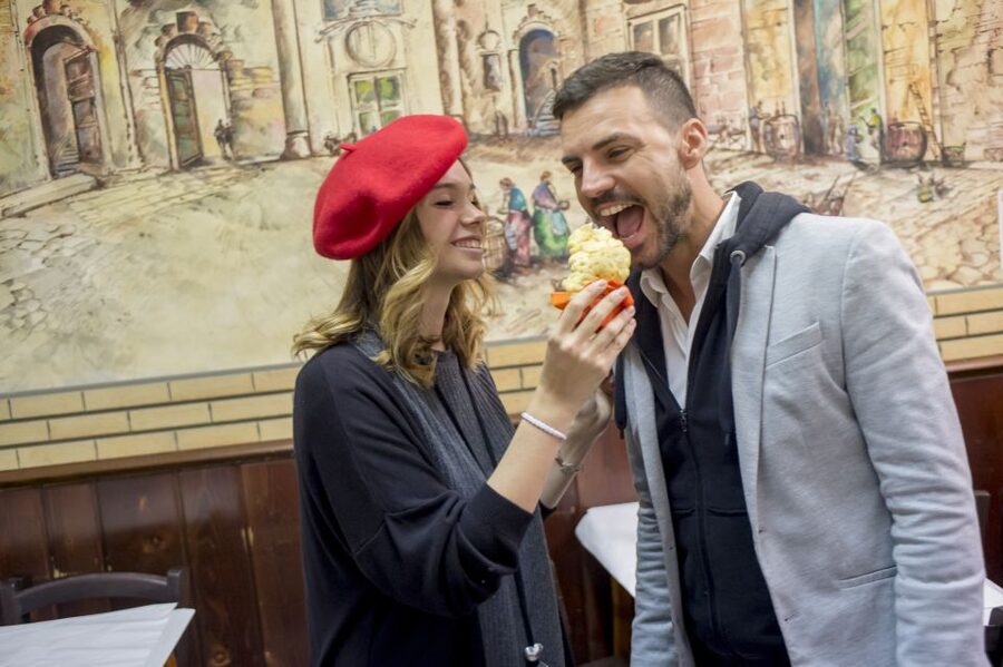 Rome: Food Tour and Wine Tasting in a Traditional Trattoria - Meeting at Campo de’ Fiori, Where You Start Eating Fast