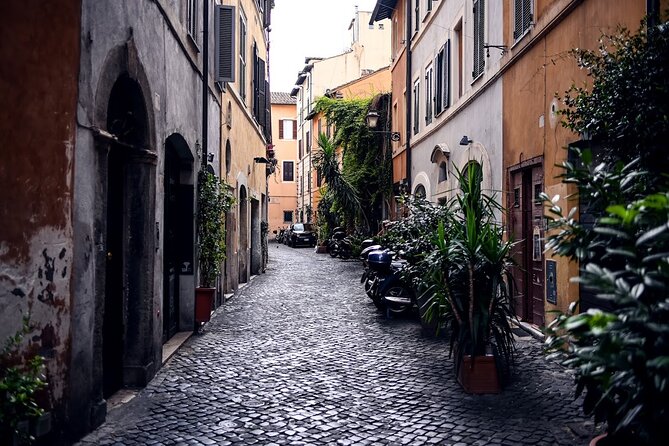 Rome Food Tour in the Historic Centre with 8+ Food Tastings - Largo di Torre Argentina, temples and the sweet finish