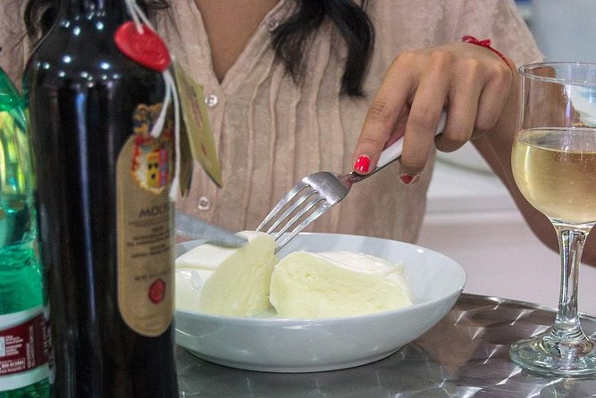 Rome Food Tour: Unlimited Tastings with Fine Wine & Barolo - Wine pairings across the tour: Prosecco, Montepulciano, Barolo notes, and more