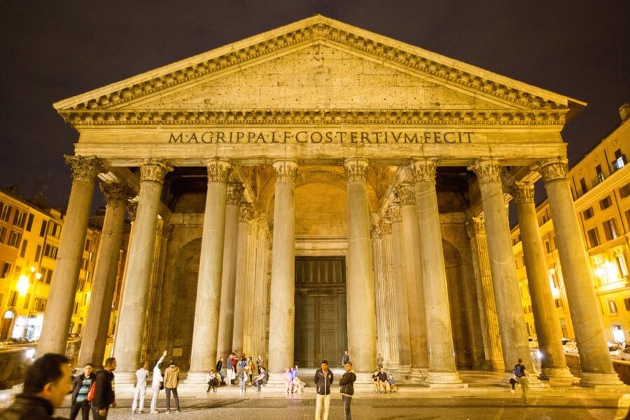 Rome: Guided City Center Evening Sightseeing Walking Tour - Campo de’ Fiori finish: where the night starts right after the walk