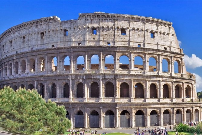 Rome: Guided Group Tour of Colosseum, Roman Forum & Palatine Hill - Entering the Colosseum: what the guide helps you see
