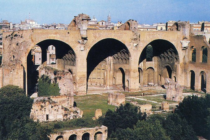 Rome: Guided Group Tour of Colosseum, Roman Forum & Palatine Hill - Guides, style, and why names keep popping up