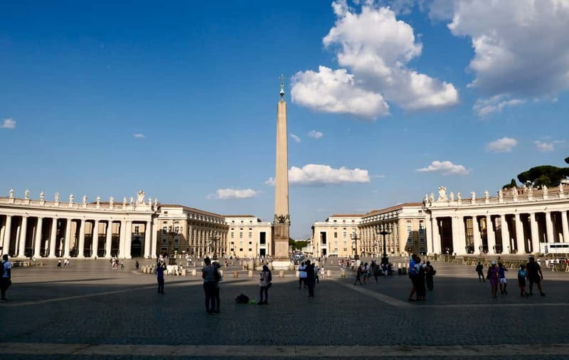 Rome: Guided Tour of St. Peter's Basilica, Grottoes & Square - How the Guides Make a Short Tour Feel Worth It