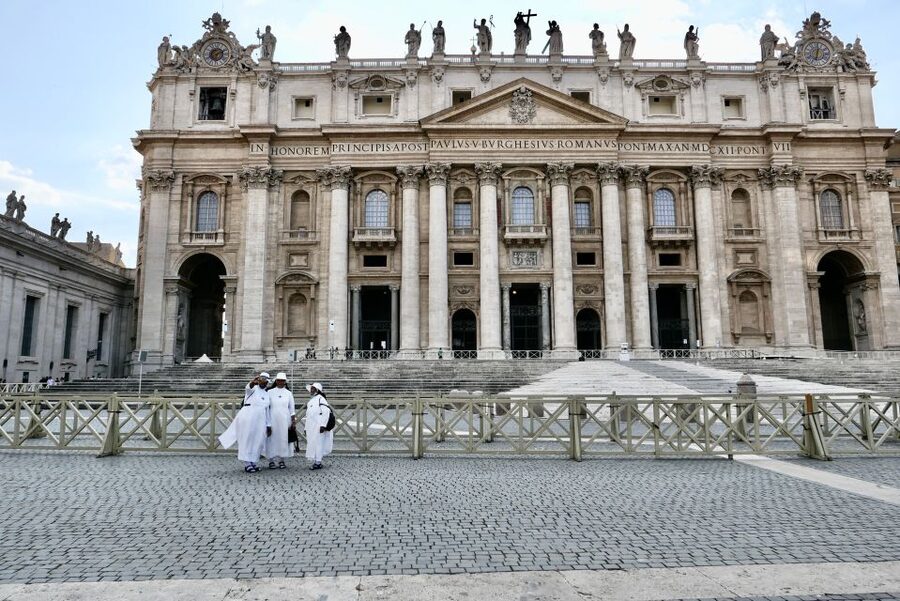 Rome: Guided Tour of St. Peter's Basilica with Dome Climb - What this tour does not include, and why that can be a good thing