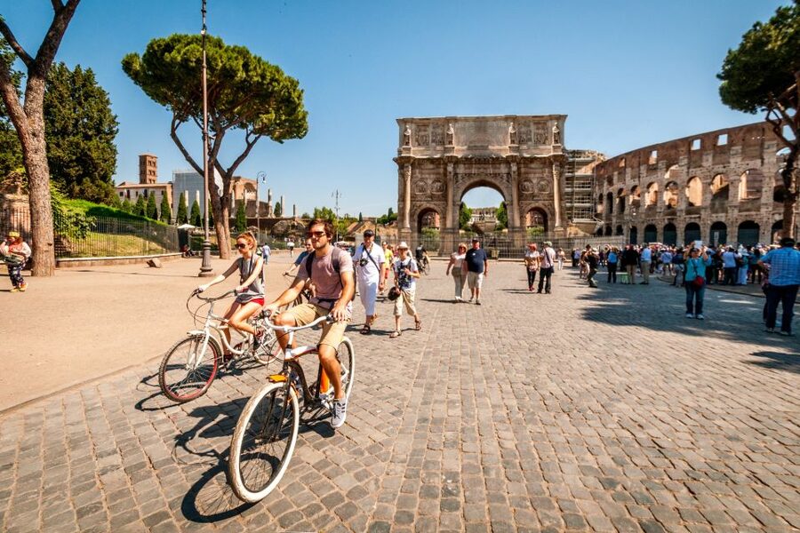 Rome: Highlights Bike Tour - Trevi Fountain: The Longest Pause for a Reason