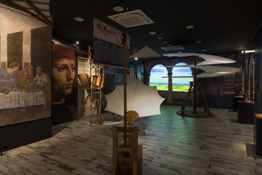 Rome: Leonardo Da Vinci Experience Entry Ticket - Getting your audio guide working fast (and why headphones matter)