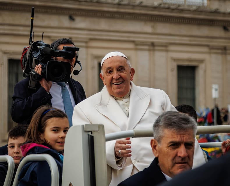 Rome: Papal Audience Tour With Reserved Access - Security, Headsets, and How the Group Stays Together