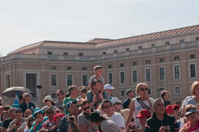 Rome: Papal Audience with Pope Leo XIV & Expert Guide - Seeing Pope Leo XIV up close, why placement matters for photos and feelings