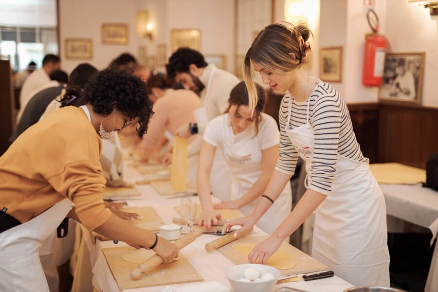 Rome: Pasta and Tiramisu Cooking Class in Piazza Navona - What you learn: hand-rolled fettuccine and four sauce choices