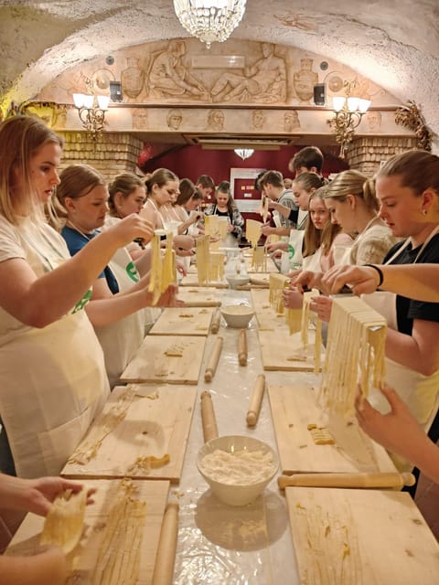 Rome: Pasta & Tiramisu Cooking Class near the Spanish Steps - Making Fresh Fettuccine: Egg, Flour, Hands-On Technique