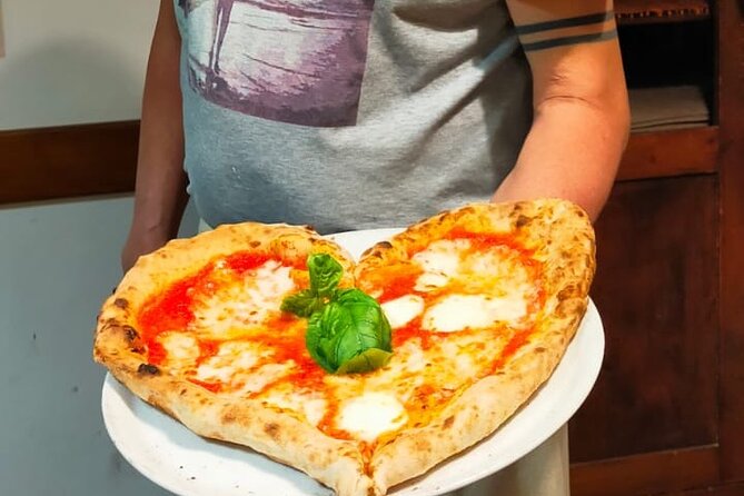 Rome: Pizza & Tiramisu Class with Free Flowing Fine Wine - Drinks, free-flowing wine, and how to pace it