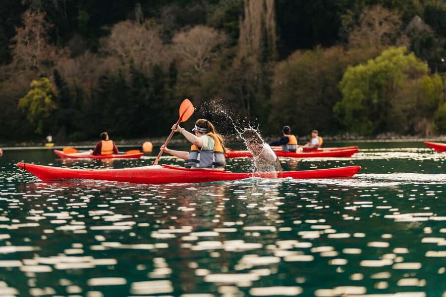 Rome: Popes' Lake, Kayak Tour with Swimming & Roman Pizza - Languages and the feel of the guiding team