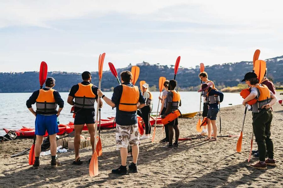 Rome: Popes' Lake, Kayak Tour with Swimming & Roman Pizza - Swimming at a kayak-only beach: the refresh that makes the day