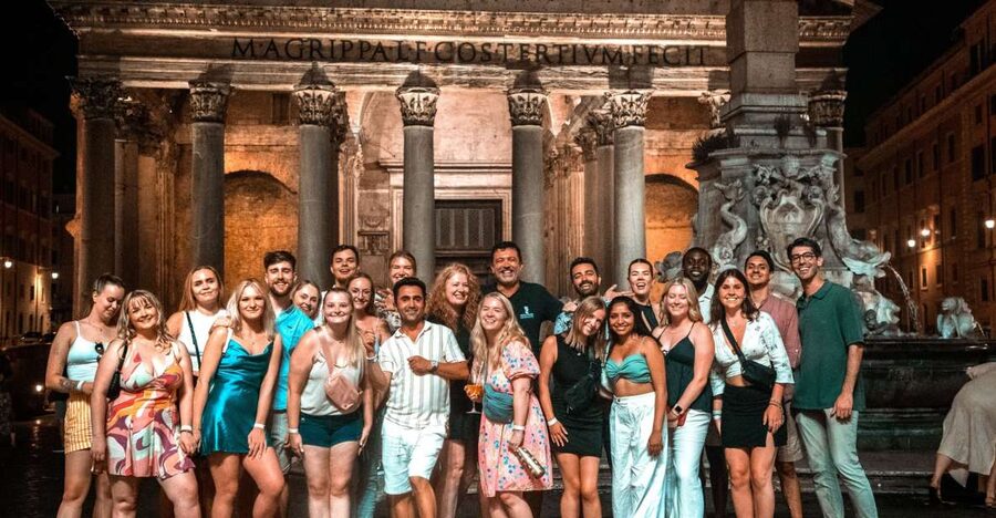 Rome: Pub Crawl and Ultimate Party with Open Bar and Pizza - Where you meet and how the night starts