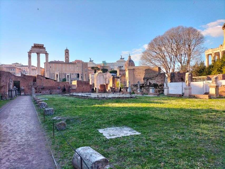 Rome: Roman Forum and Palatine Hill Licensed Guided Tour - Headsets and guide quality: when English actually helps