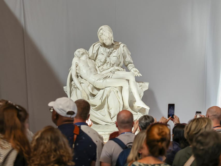 Rome: St. Peter's Basilica, La Pietà, Papal Tombs and Dome - Papal Tombs and Vatican Grottoes: the stories under your feet