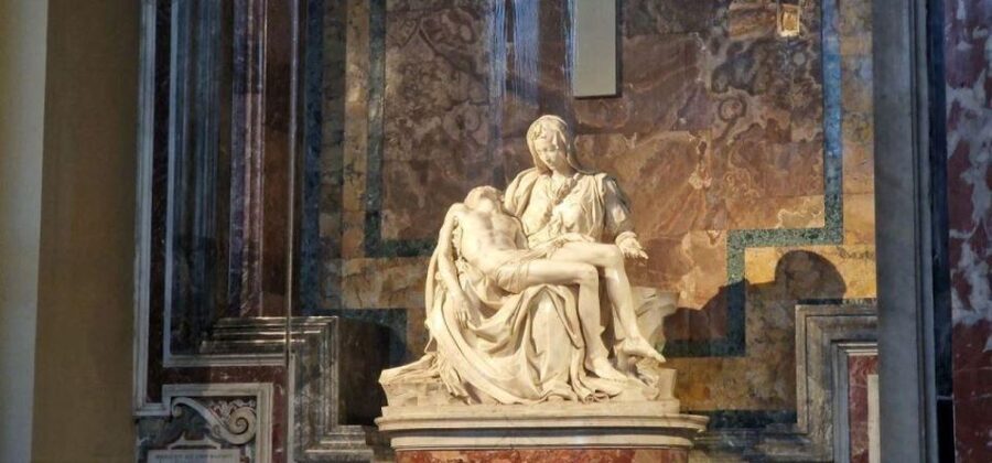 Rome: St. Peter's Basilica, La Pietà, Papal Tombs and Dome - How the pacing works: photos, guided stops, and breathing room