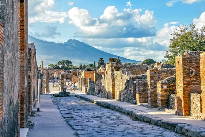 Rome to Pompeii, Sorrento & Capri: 2-Day South Italy Tour - The Real Trade-Off: Coach Time and Guide Changes