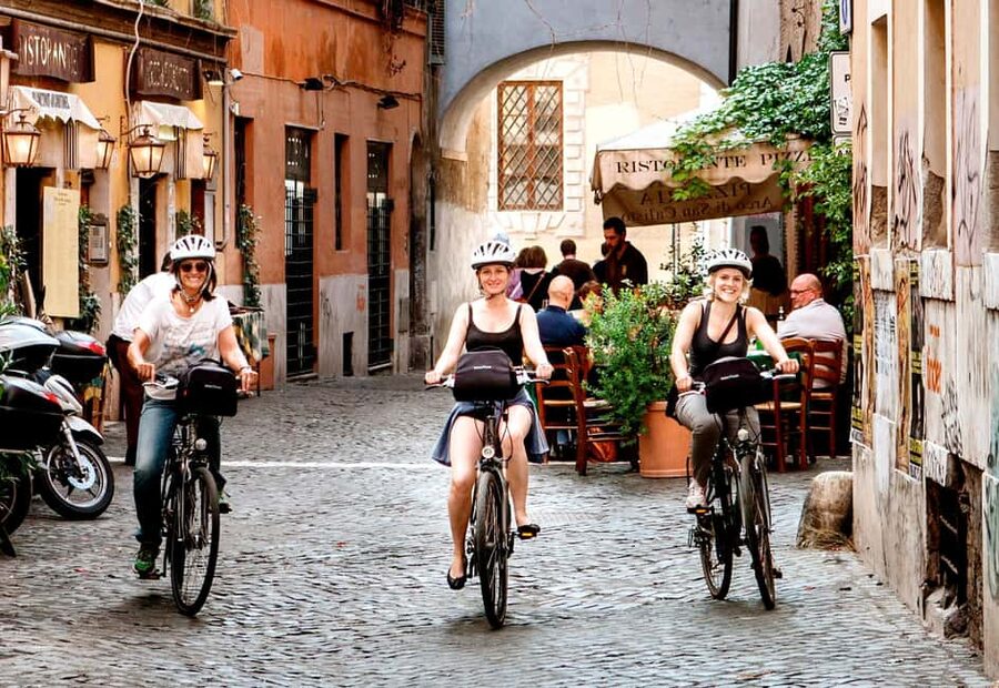 Rome: Top Highlights & Hidden Gems Tour by Cannondale E-Bike - Trevi Fountain and Spanish Steps, handling crowds with a guide-led rhythm