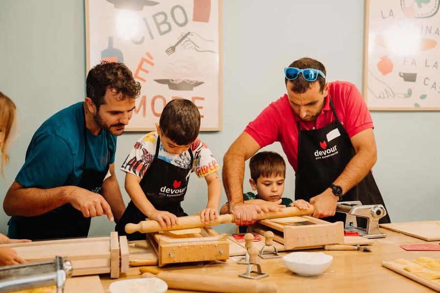 Rome: Traditional Pasta Making Class with Wine & Gelato - Hands-On Pasta Skills: Fettuccine and Ravioli From Scratch