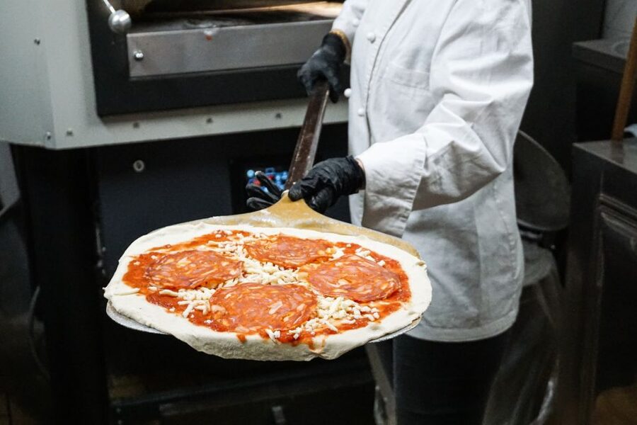 Rome: Traditional Pizza Cooking Class near Piazza Navona - Stretching, Tossing, and Topping Like a Roman