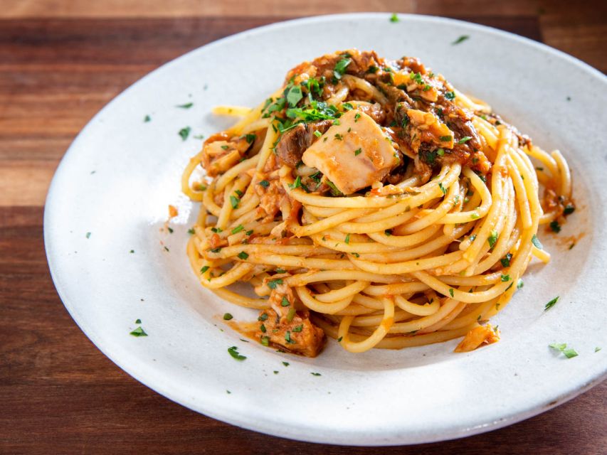 Rome: Trastevere Guided Food and Wine Tour with 20+ Tastings - Fresh pasta and wood-fired pizza: dinner the Roman way