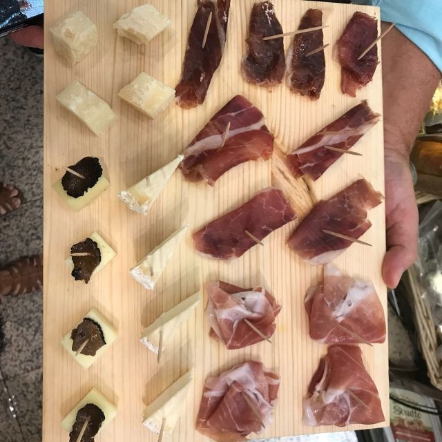 Rome: Trastevere Guided Food and Wine Tour with 20+ Tastings - Wine, pace, and how to manage a lot of food in 4 hours