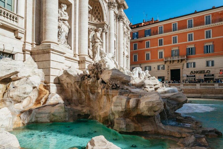 Rome: Trevi Fountain and Underground Guided Tour - Meeting at Piazza di Trevi, Finding the TOURIKS Guide