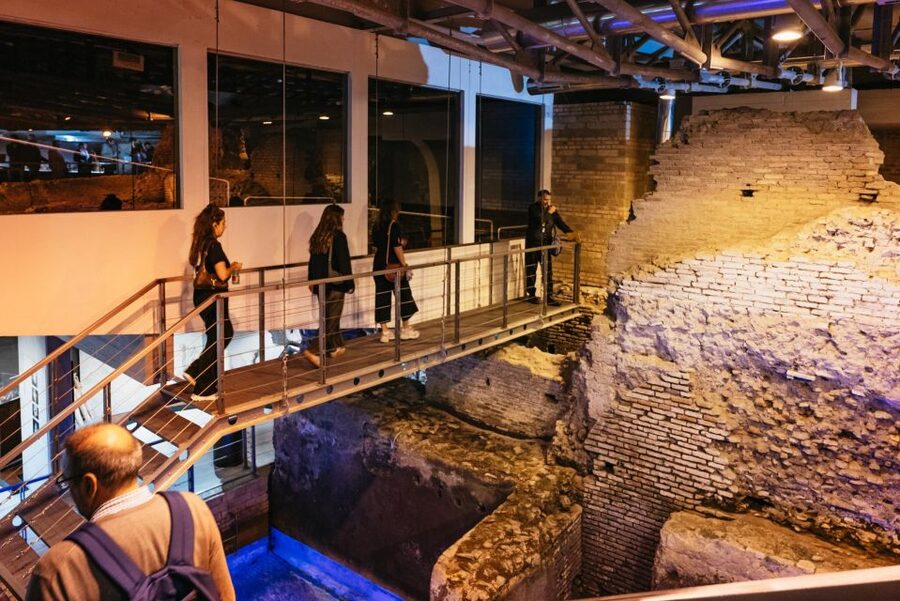 Rome: Trevi Fountain and Underground Guided Tour - Practical Tips for a Smooth Underground Visit