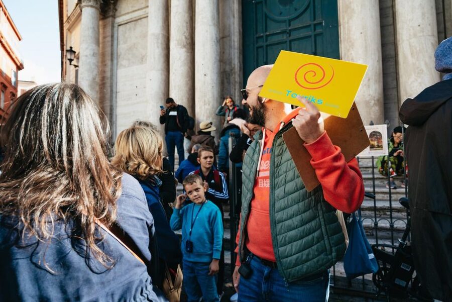 Rome: Trevi Fountain and Underground Guided Tour - Trevi Fountain on the Surface: The Fast Walking Tour That Sets the Story