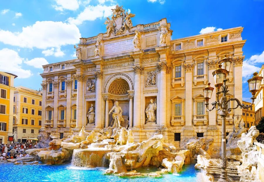 Rome: Trevi Fountain District Underground Domus Guided Tour - Stop 2: Trevi Fountain access, what you get in the 5 minutes