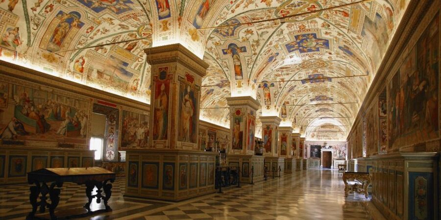 Rome: Vatican, Sistine Chapel & St. Peter's Basilica Tour - Which guides tend to deliver the best experience