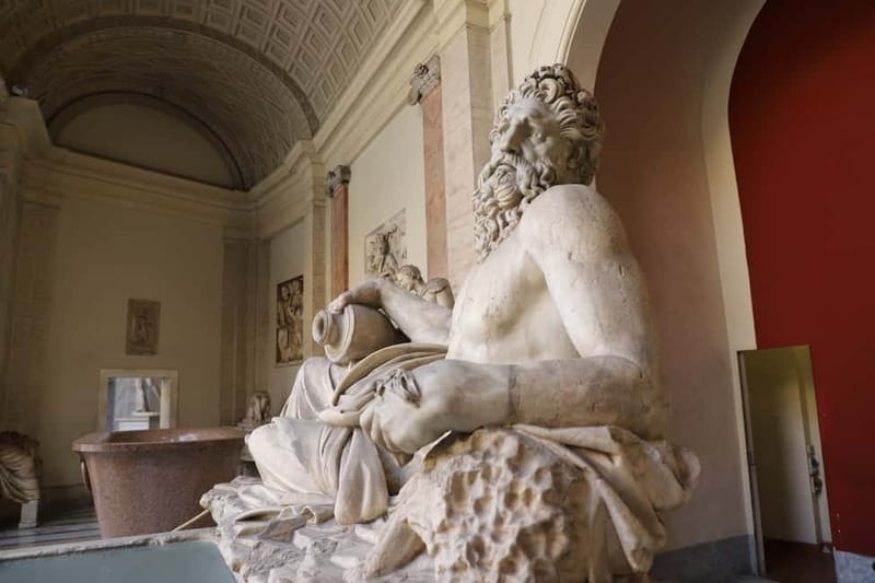Rome: Vatican & St Peter's Basilica: unlock the wonders - St Peter’s Basilica in 30 Minutes: Michelangelo’s Pietà and the Reality of a Working Church