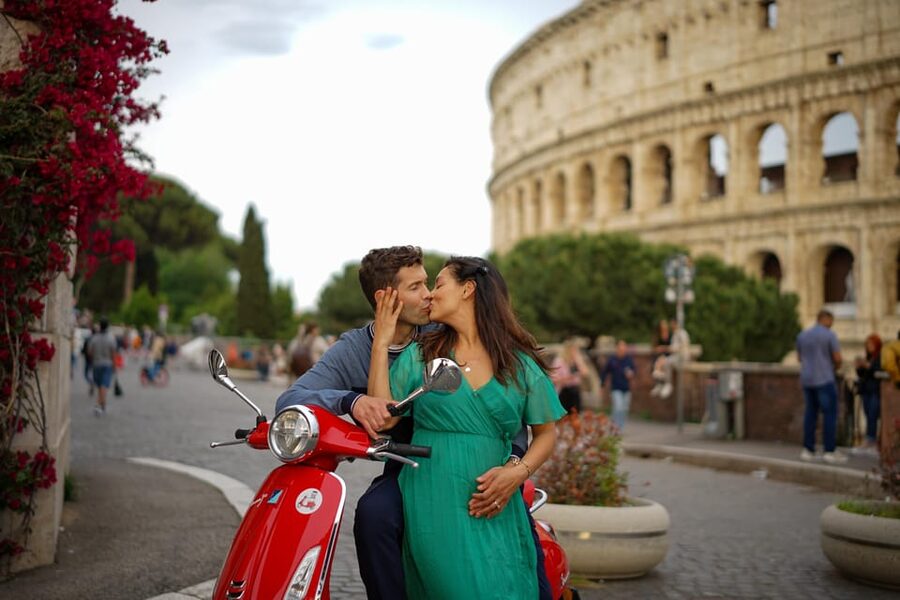 Rome Vespa Tour with Professional Photoshoot - Piazza Venezia pass-by and Castel Angelo pass-by: a classic Rome sweep
