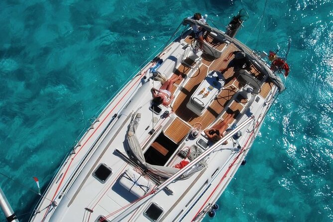 Sailing boat from Santa Teresa di Gallura to the Maddalena Archipelago - Cala Santa Maria: final swimming time with natural pools