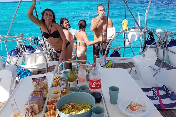 Sailing boat from Santa Teresa di Gallura to the Maddalena Archipelago - Food and drinks on board: where the value really shows