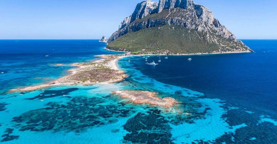 Sardegna: Tavolara Boat Tour with Snorkeling - The boat ride out: Capo Ceraso and the Marine Protected Area vibe
