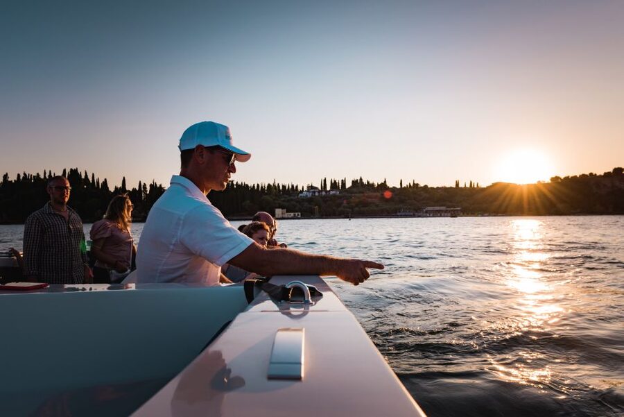 Sirmione: 25 Minute Boat Cruise around the Peninsula - Timing tips: sunset vibes and how to pick your departure