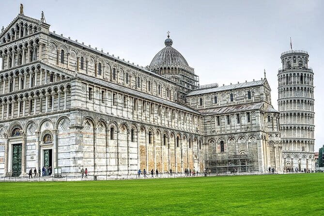 Skip-the-Line Guided Tour of Michelangelo’s David in Florence - What You Actually See: David Plus More Michelangelo Works at the Accademia