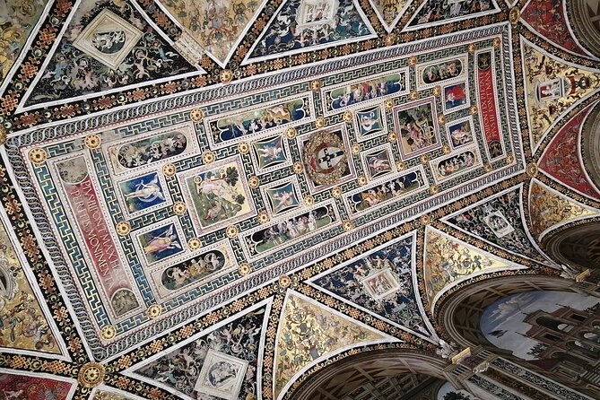 Skip the Line: Siena Duomo and City Walking Tour - Piazza del Campo: why the Palio square feels like the heart of town