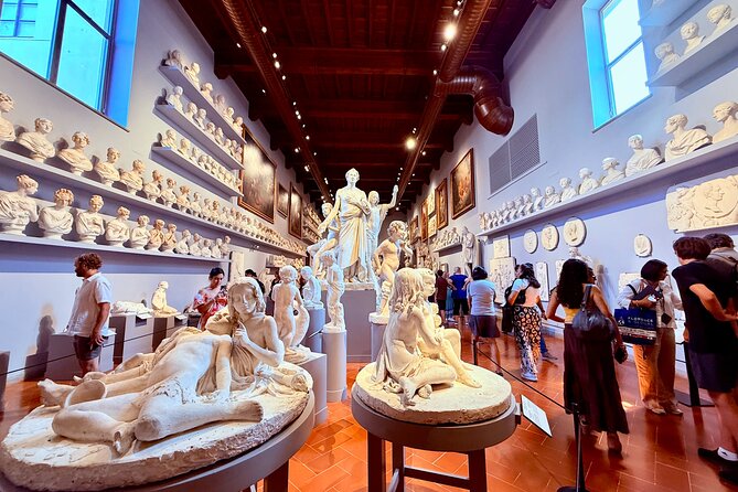 Skip the line: Uffizi and Accademia Small Group Walking Tour - Stop 2: Piazza del Duomo pass-by, with smart context but no interior tickets