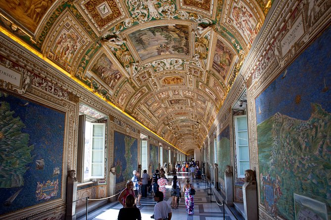 Skip the Line Vatican, Sistine Chapel and Basilica Guided Tour - Vatican Museums first: the route that keeps you from getting lost